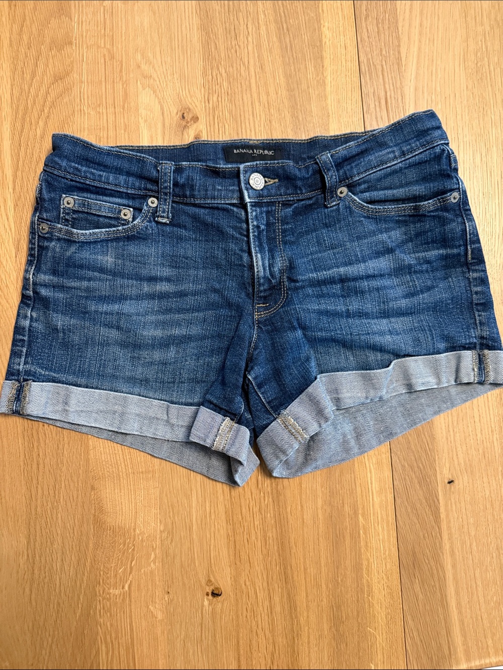Retro Banana Republic Women's Cuffed Denim Shorts low rise